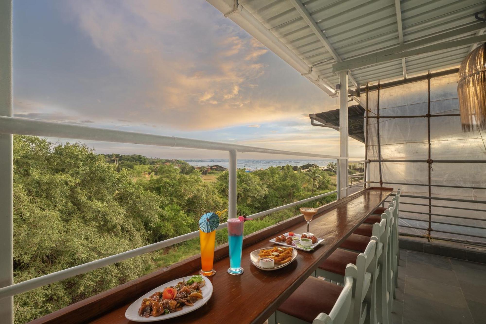 Echor Samara Morjim Goa Sea View Restro Hotel Exterior photo